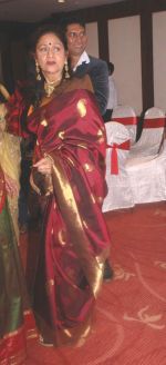 Aruna irani at Gujarati actor Feroz Irani_s son wedding in Malad on 28th JAn 2012 (1).jpg